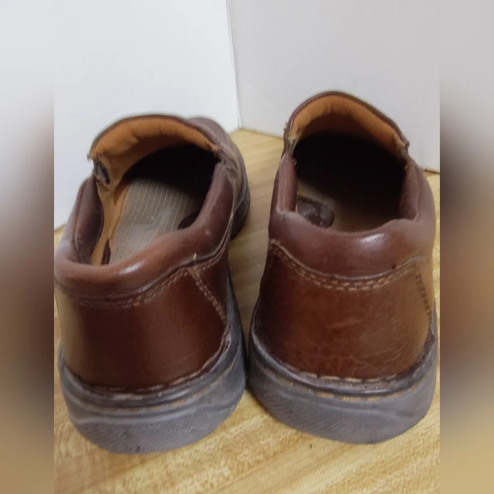 Men's Slip On Leather Born Blast III Sz 8 Excellent Condition Very Clean